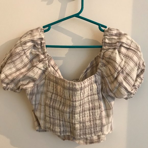 Hollister Crop Top - Picture 2 of 2